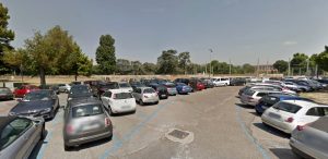 Le Cascine: trovato a rubare sulle auto parcheggiate