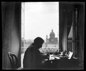 Agli Uffizi la mostra "Camere con vista. Aby Warburg, Firenze e il laboratorio delle immagini"
