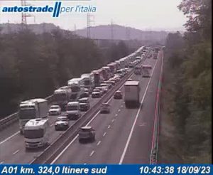 Incidente in autostrada: code in A1 verso Firenze 