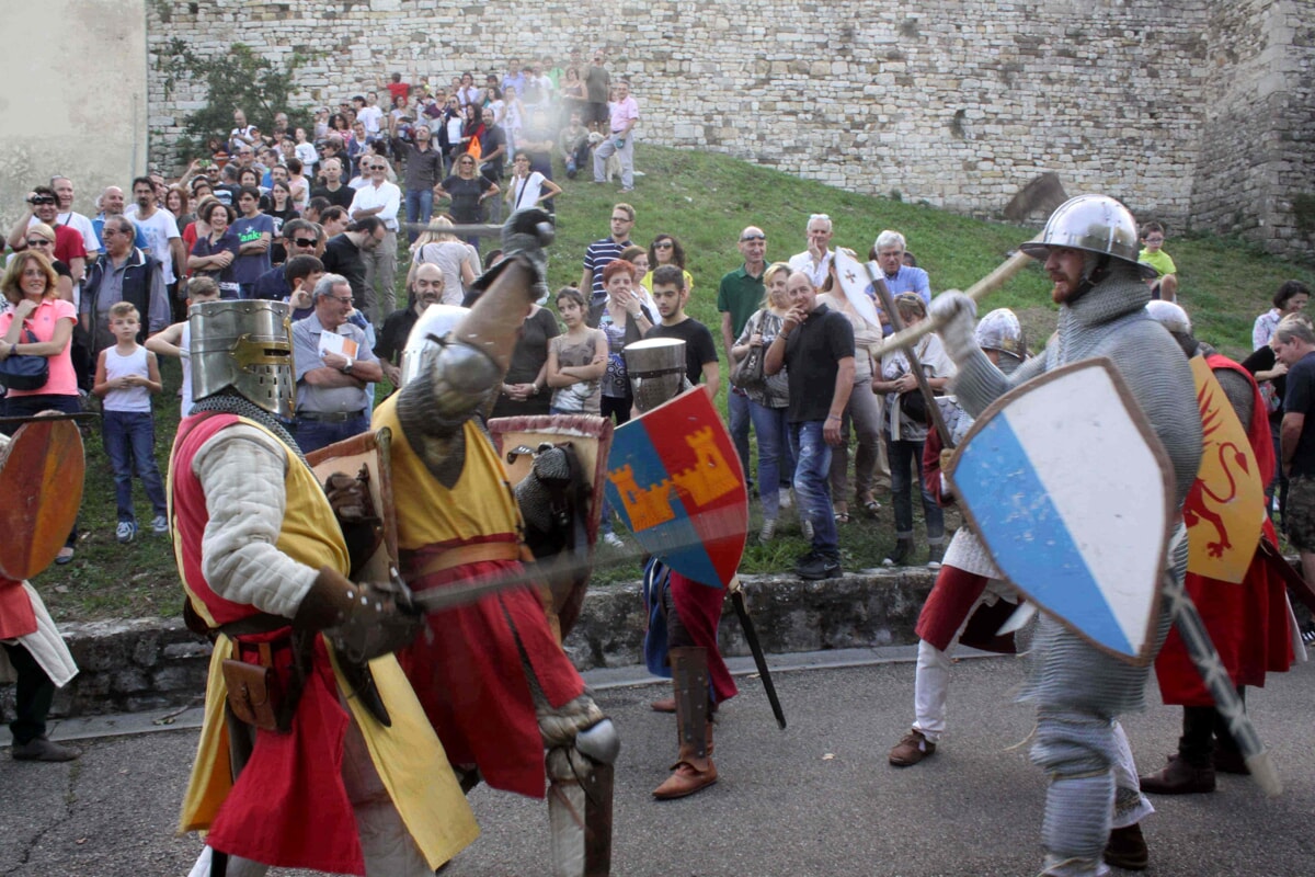 Assedio al Castello, a Calenzano si torna nel medioevo