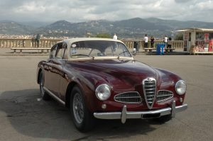 "Strade bianche, vino rosso": al Piazzale Michelangelo esposizione di auto d'epoca