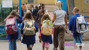 La scuola inizia con un presìdio di protesta: "Mancano migliaia di insegnanti e personale Ata"