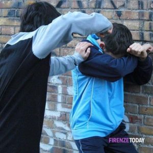 Lo denuncia di una mamma: "Mio figlio bullizzato perché gay"