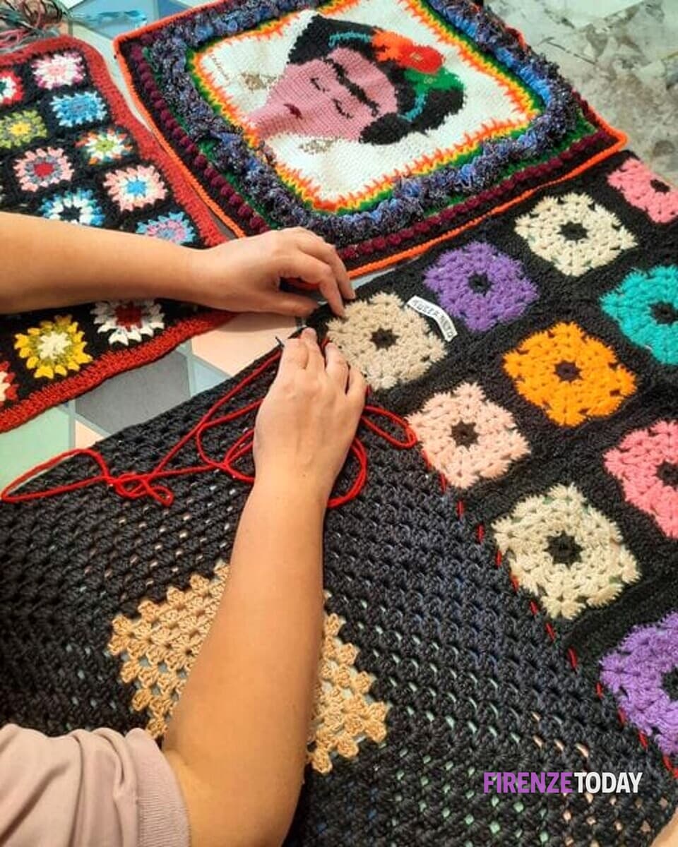Maxi coperta contro la violenza sulle donne: mancano volontarie