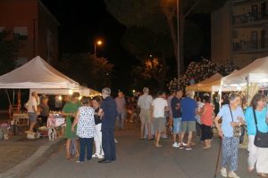 Badia in festa 2023: in piazza Vittorio Veneto la Rificolona, piatti tipici, canti e musiche della tradizione toscana