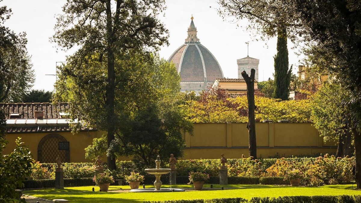 Nell’hotel più lussuoso di Firenze l’aperitivo si fa drive in
