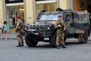 Sicurezza, Piantedosi: "Più militari per supporto a polizia in stazioni"