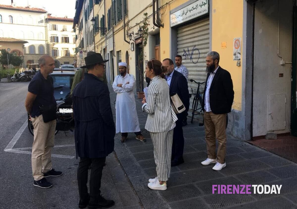 Moschea, si allungano i tempi del trasloco