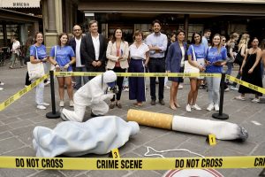 Sbarca a Firenze 'Piccoli gesti, grandi crimini', la campagna contro l'abbandono dei mozziconi di sigaretta