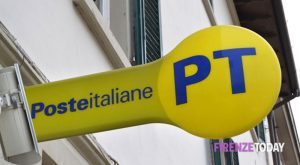 Grassina: le strappa il bancomat dalle mani mentre ritira allo sportello
