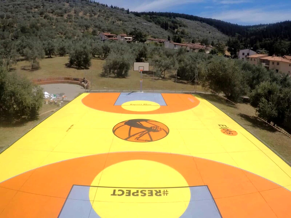 Solidarietà: raccolta fondi per costruire un campo da basket per i bambini del Mali