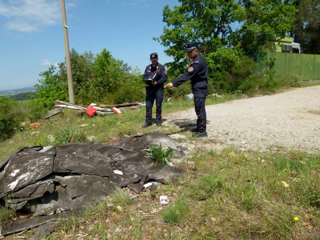Vaglia: rifiuti edili gettati in collina, denunciato responsabile