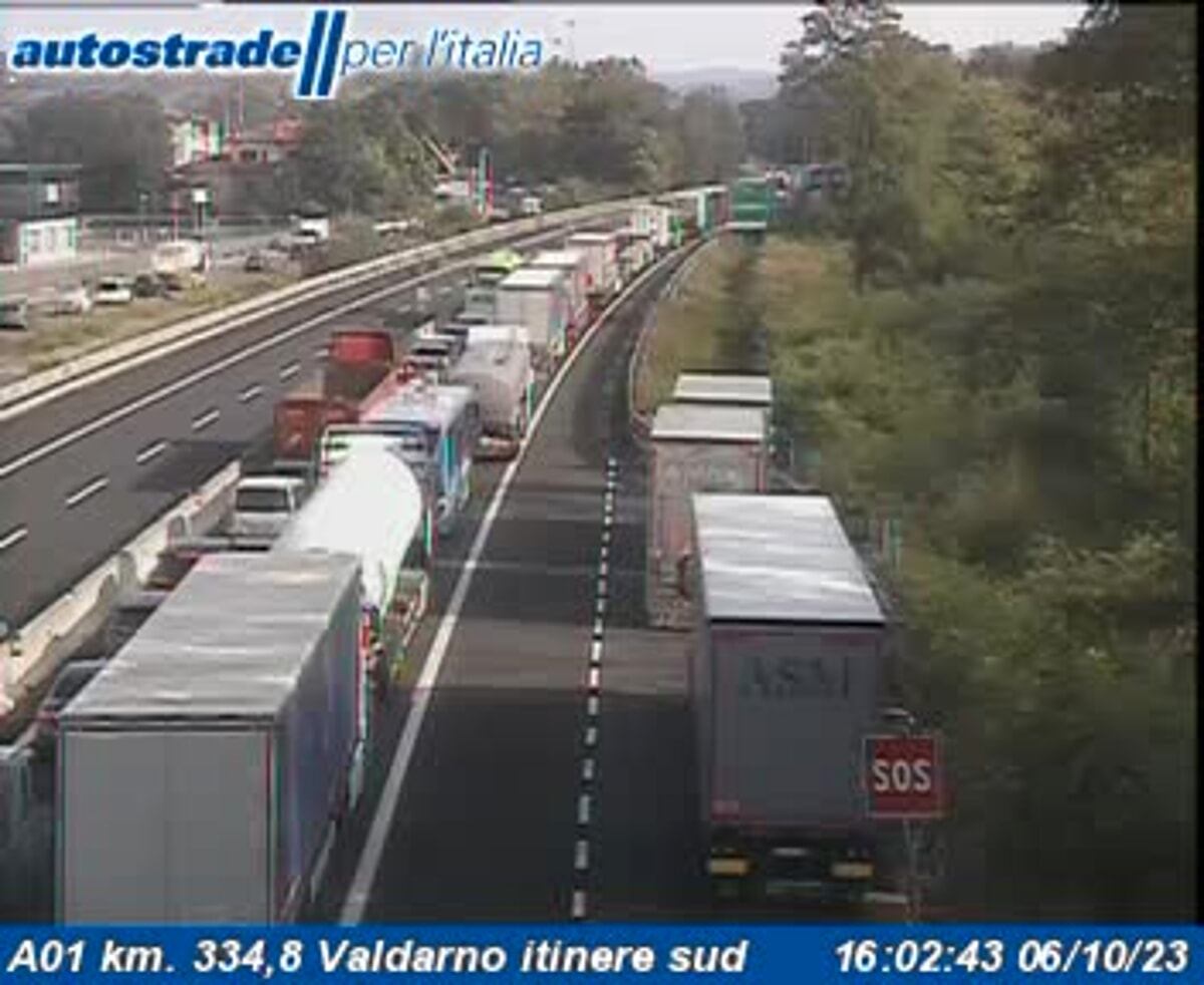 Autostrada: scontro tra tir, chiuso tratto dell'A1