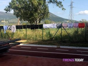 Sgomberato l'accampamento abusivo in via Perfetti Ricasoli / LE IMMAGINI