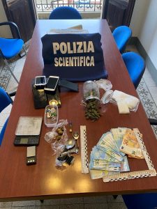Empoli: marijuana e cocaina in casa