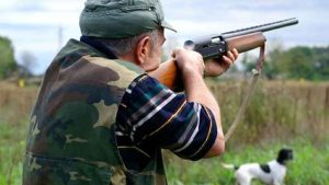 Tragedia durante la battuta di caccia: un morto