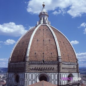 Duomo: tentato furto nel ristorante, arriva la polizia 