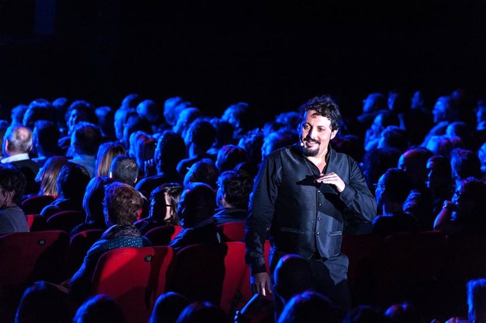 Enrico Brignano a Firenze con lo spettacolo "Ma... Diamoci del tu"