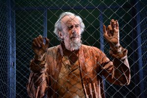 "Ezra in gabbia" di Leonardo Petrillo al Teatro della Pergola