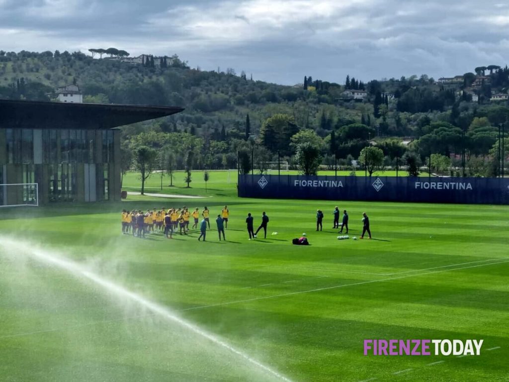 Fiorentina, le ultime dal Viola Park in vista del Cukaricki: assenti due titolari, Mina ancora a parte / VIDEO