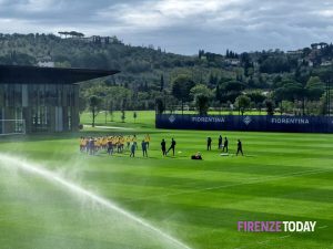 Fiorentina, le ultime dal Viola Park in vista del Cukaricki: assenti due titolari, Mina ancora a parte / VIDEO