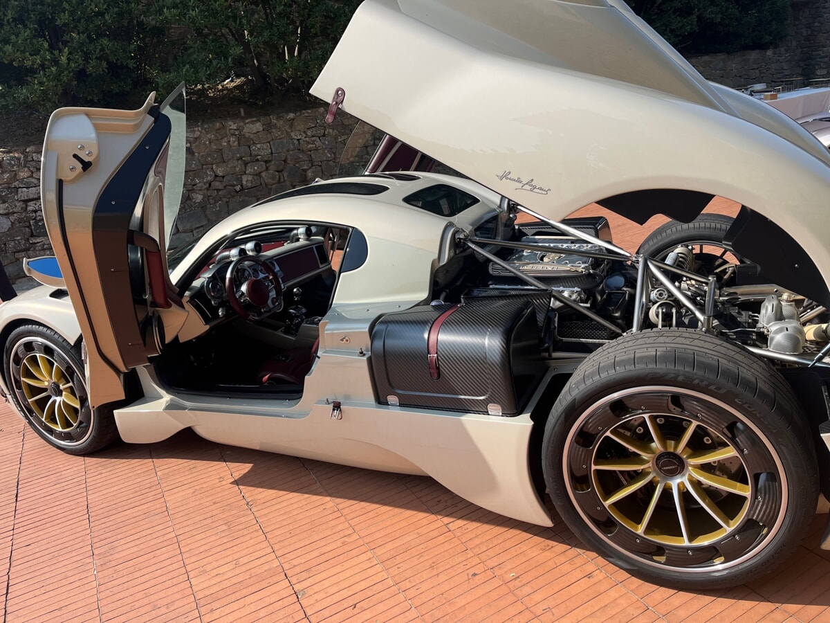 Le auto “geniali” di Pagani in mostra a Vinci / FOTO