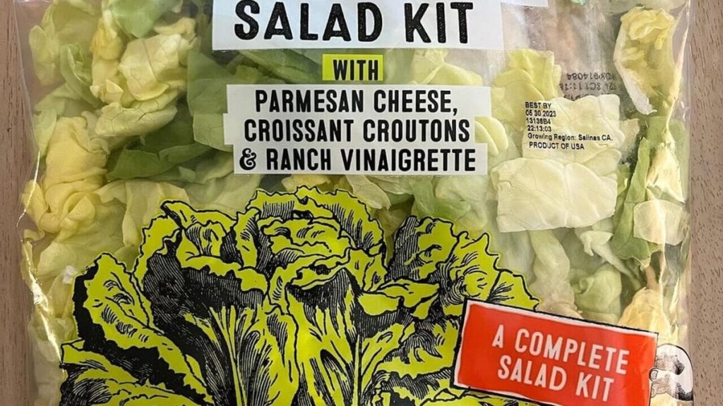 Rifiuti, direttiva sul packaging per i quintali di imballaggi: "Il riciclo non è la soluzione ma..."