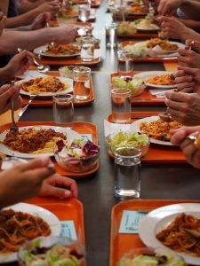Cambiamenti climatici? I "fortunati" partano dallo spreco alimentare in mensa