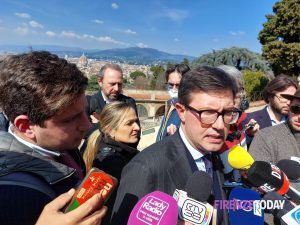 Stretta di Palazzo Vecchio contro l' "accattonaggio molesto":  alla seconda infrazione ordine di allontanamento e daspo urbano