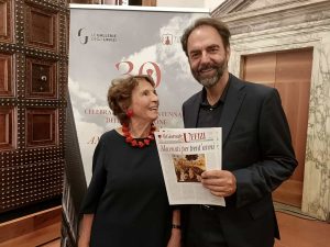 L’Associazione Amici degli Uffizi celebra il trentennale con uno sguardo al futuro, successo di pubblico per la Lectio di Neri Marcorè su Mecenate