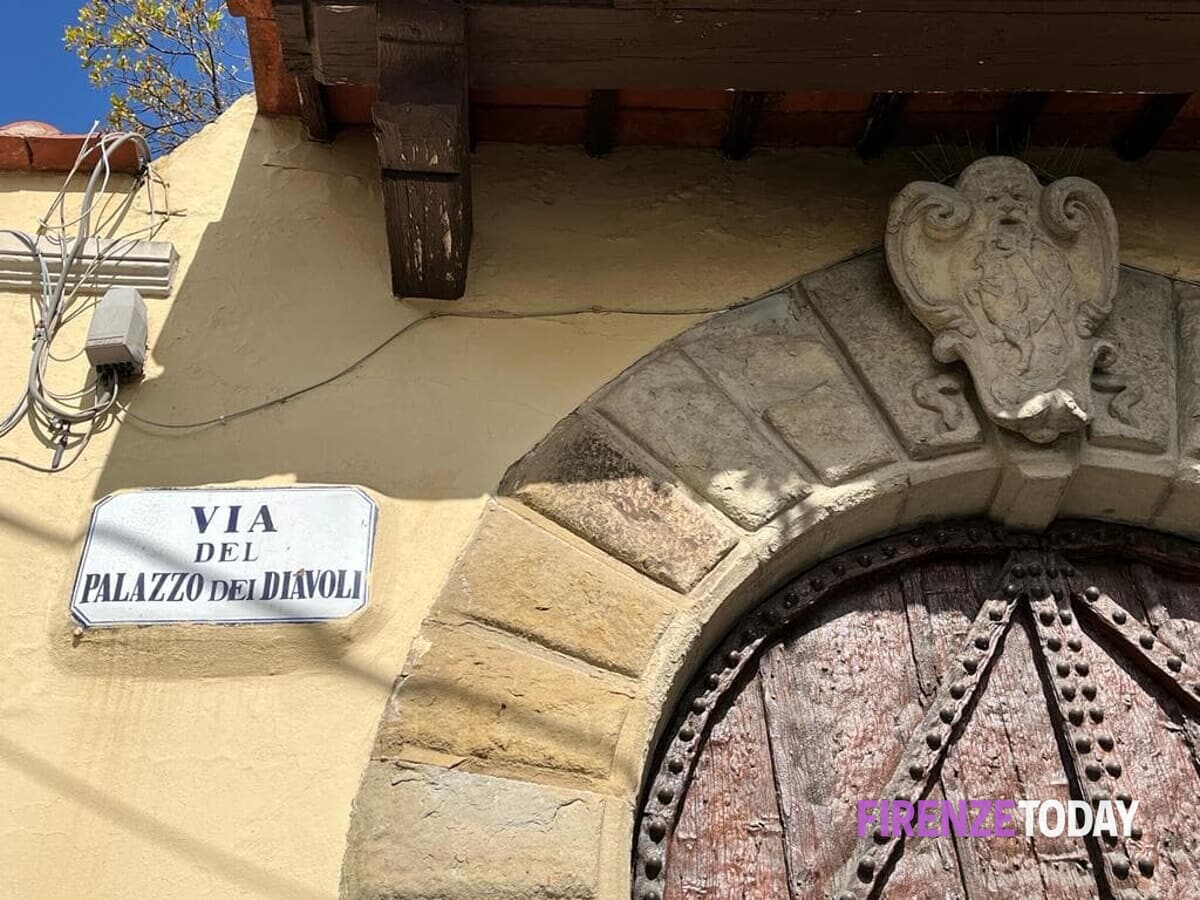 Cos'è il Palazzo dei Diavoli e Firenze e la "leggenda delle streghe" / FOTO