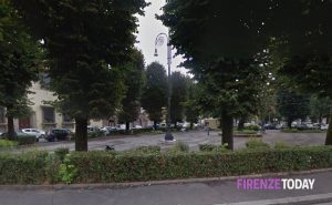 Via Pisana: ruba per pranzo, minaccia vigilante con un coltello