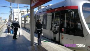 Vende biglietti della tramvia contraffatti: denunciato 30enne