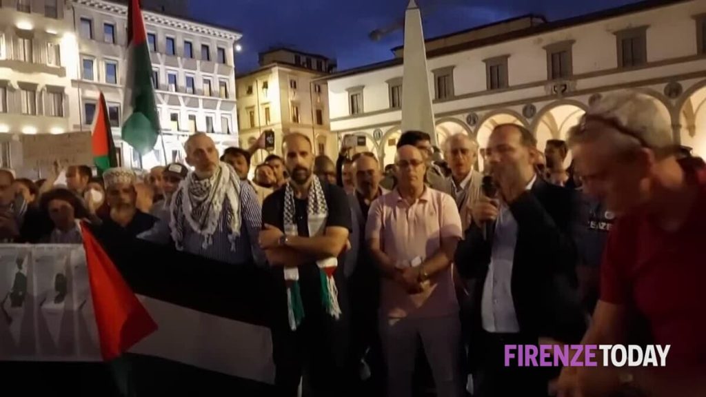 La piazza di Firenze grida 'Palestina libera', l'imam: "Siamo con il popolo di Gaza, basta crimini" / VIDEO - FOTO