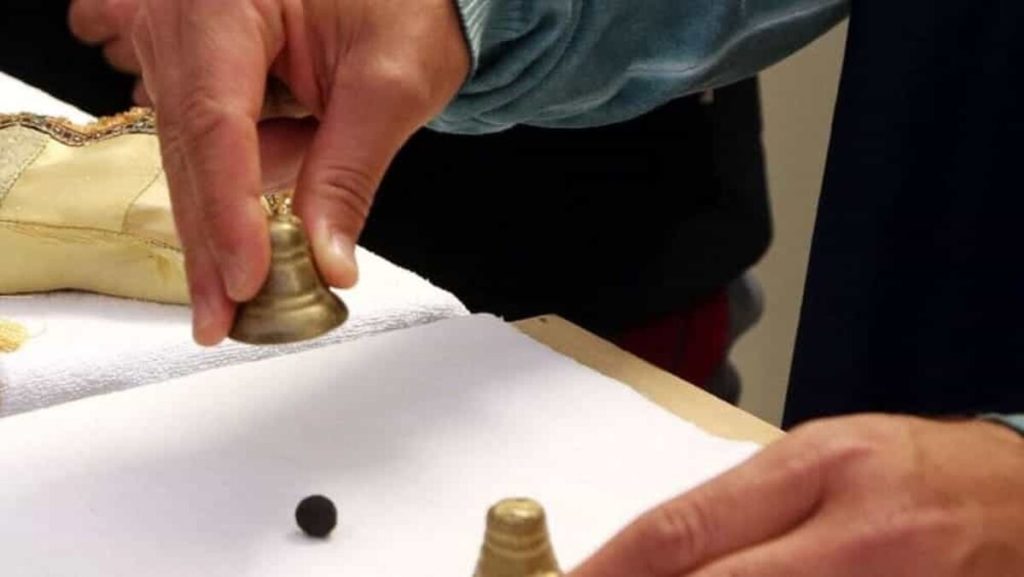 Gioco delle tre campanelle in piazza Duomo: turisti ripuliti