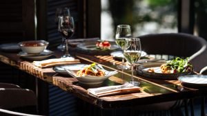 “Uguali ma diversi”, incontri enogastronomici di avvicinamento al vino con degustazione