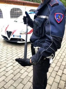 Controlli al giardino di fronte al Liceo Da Vinci: minore con manganello estensibile