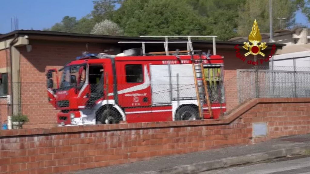 Montaione: incendio in pelletteria