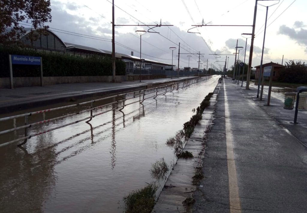 Alluvione e treni: di nuovo sospesa la circolazione tra Prato e Pistoia