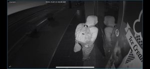 Tentato furto dietro la questura: ritrovato dentro un congelatore