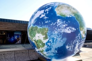 Catastrofi e rischi ambientali: a Firenze in mostra la transizione ecologica e digitale per salvare il pianeta