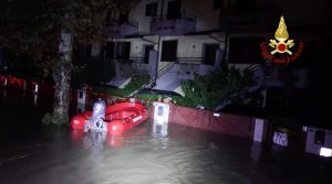 Beni di prima necessità e ripristino dell’accesso all’educazione: la Andrea Bocelli Foundation scende in campo al fianco dei comuni toscani colpiti dall’alluvione