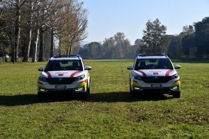 Prendono servizio le nuove auto elettriche della polizia municipale, anche una in borghese: "Riduciamo le emissioni" / FOTO
