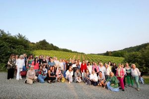 "L'uomo astemio? E' noioso": le donne amano di più il vino. E fanno festa a Firenze
