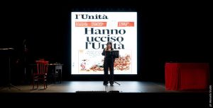 "Una storia al contrario", Al Goldoni di Firenze lo spettacolo teatrale dal libro della giornalista Francesca De Sanctis