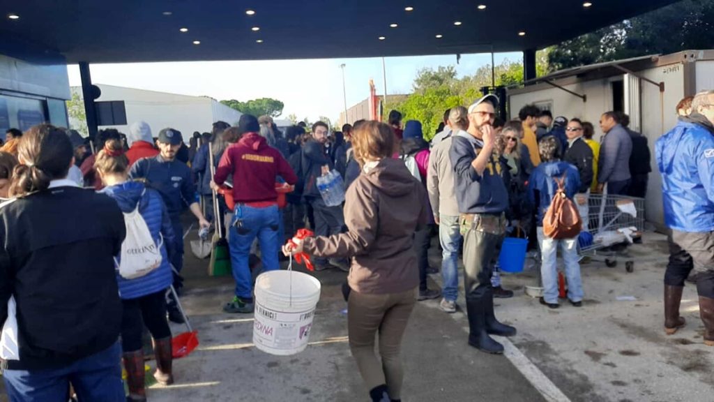 Ex Gkn: “Pericolo per dispersione elettrica, sgomberate lo stabilimento”