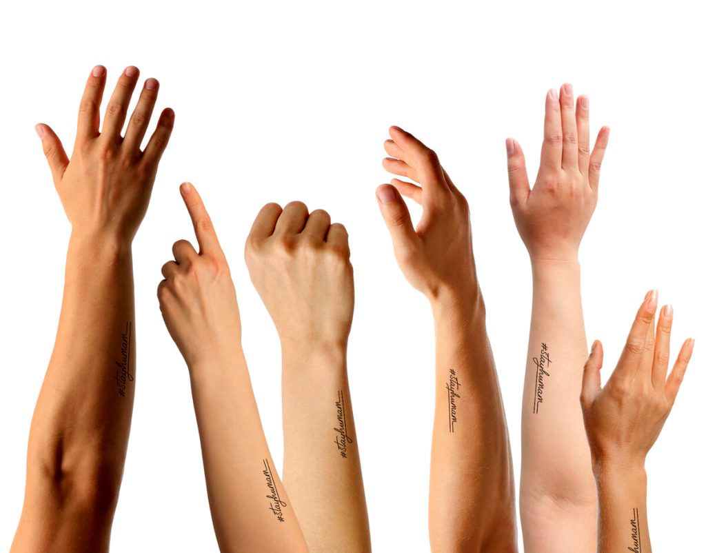 Un tatuaggio gratuito contro gli stereotipi della maternità