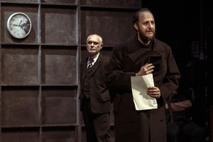 Fausto Russo Alesi ne "L’arte della commedia" di De Filippo al Teatro della Pergola