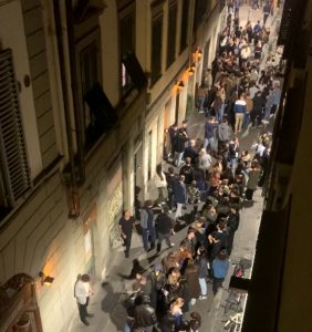 La movida non fa dormire Borgo Pinti: “Urla fino alle 3, nessuno interviene”  VIDEO