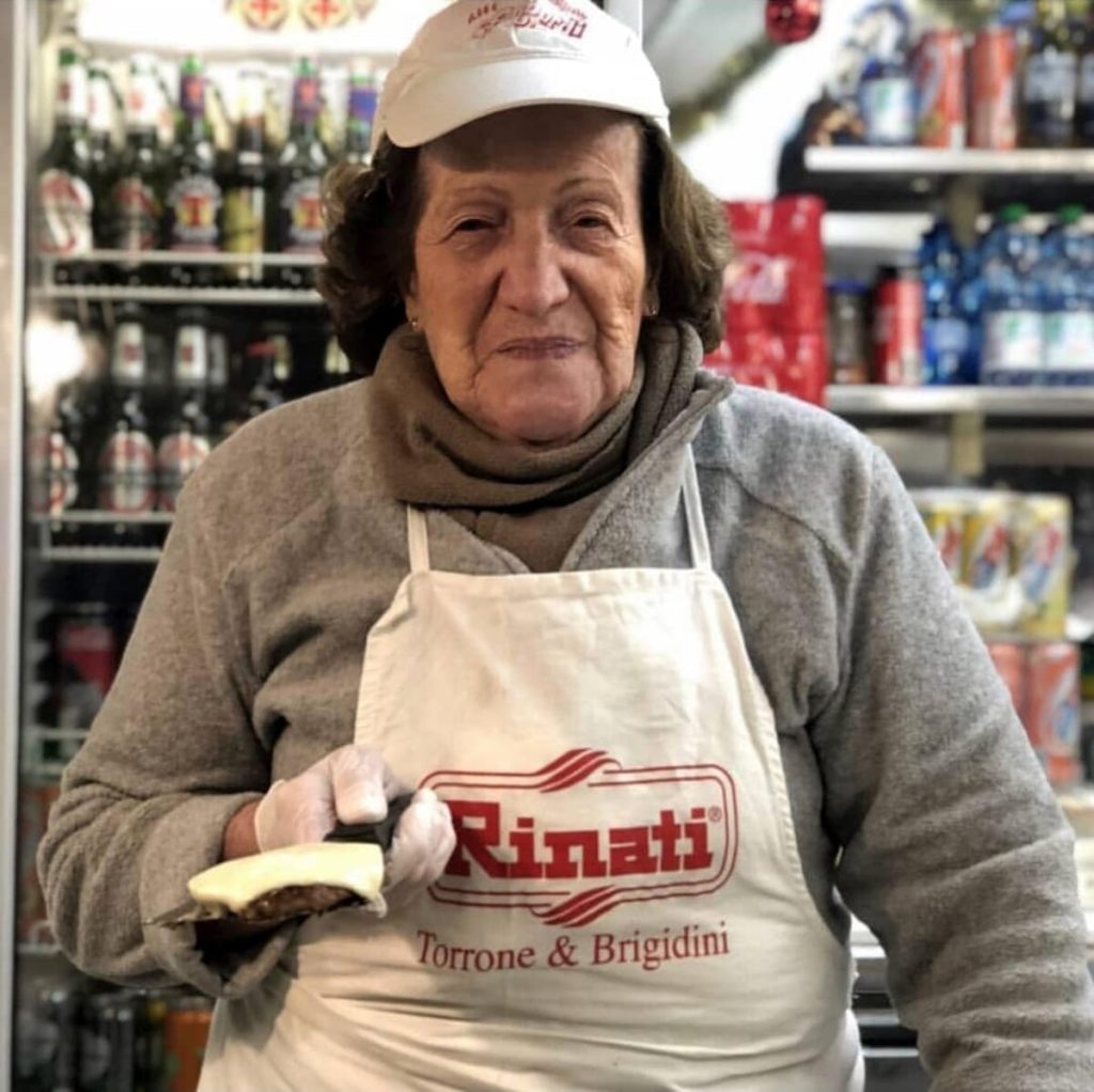 E' morta "la Piera": con il suo chiosco allo stadio ha fatto i panini a tutta Firenze